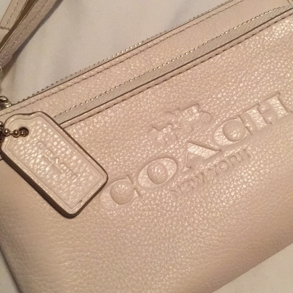 White/cream coach wristlet - Picture 4 of 4